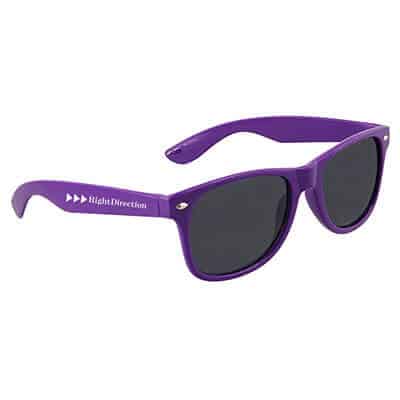 Polycarbonate purple sunglasses with branded imprint.