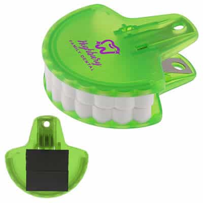 Plastic blue teeth magnet chip clip with logo.