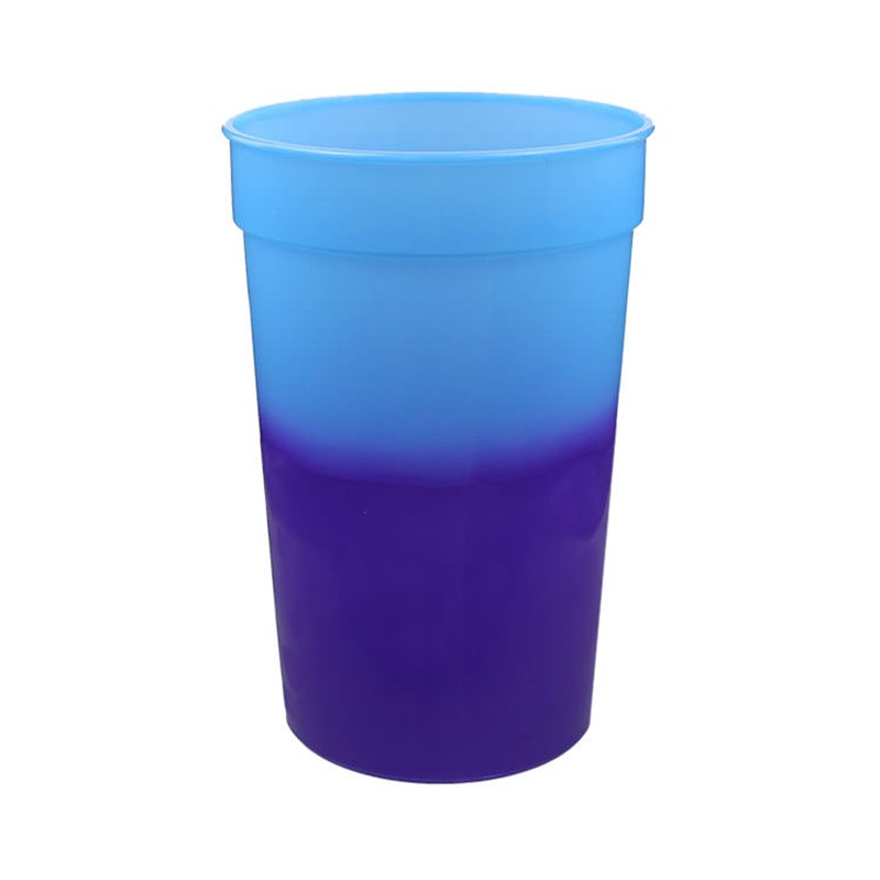 Plastic color changing stadium cup in 22 ounces.