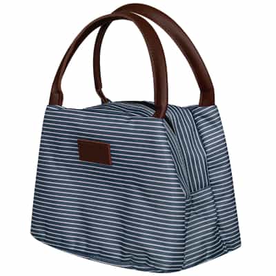 Navy insulated polyester lunch cooler bag.
